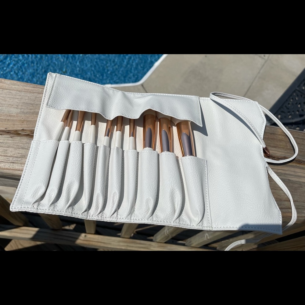 Makeup brush kit 🧺